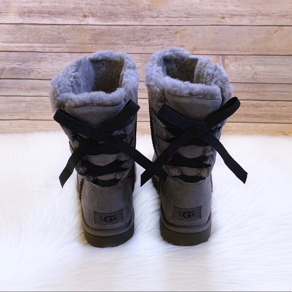 UGG Short Continuity Bow Boots In Charcoal - Picture 2 of 8